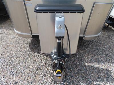 2018 Air Stream International Signature 25FB   - Photo 2 - Durango, CO 81301