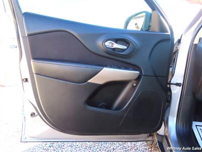 2017 Jeep Cherokee Sport   - Photo 10 - Durango, CO 81301