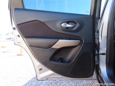 2017 Jeep Cherokee Sport   - Photo 12 - Durango, CO 81301