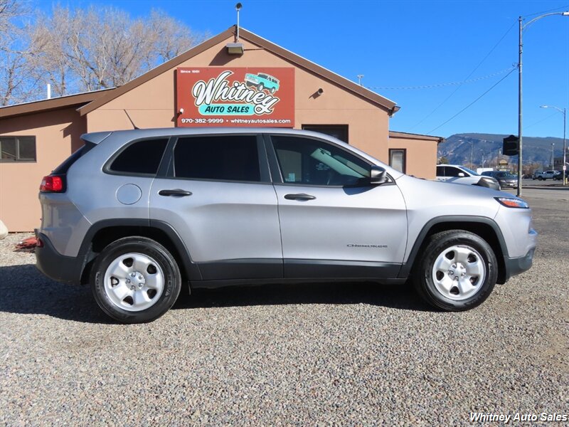 2017 Jeep Cherokee Sport