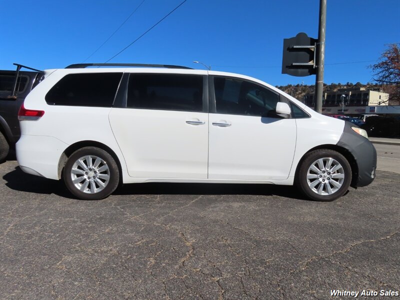 2011 Toyota Sienna XLE 7-Passenger  AWD
