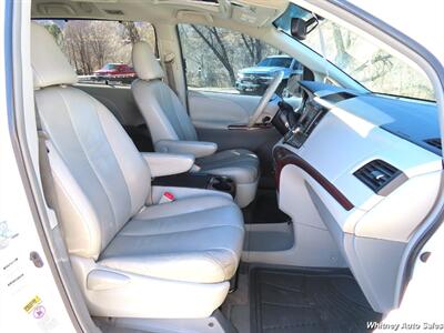 2011 Toyota Sienna XLE 7-Passenger  AWD - Photo 20 - Durango, CO 81301