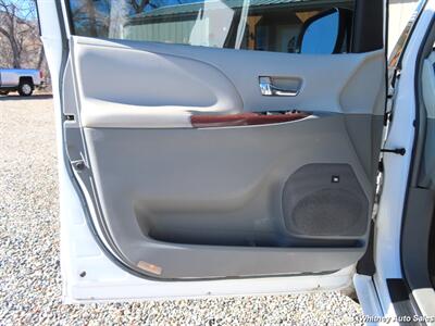 2011 Toyota Sienna XLE 7-Passenger  AWD - Photo 11 - Durango, CO 81301