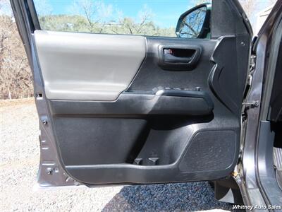 2017 Toyota Tacoma SR V6   - Photo 10 - Durango, CO 81301