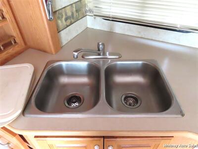 2004 Four Winds Hurricane Series Class A   - Photo 14 - Durango, CO 81301