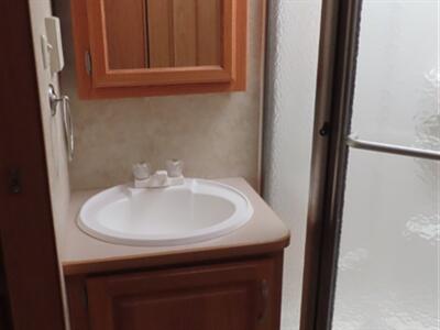 2004 Four Winds Hurricane Series Class A   - Photo 21 - Durango, CO 81301