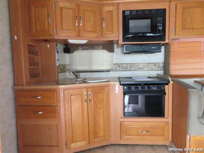 2004 Four Winds Hurricane Series Class A   - Photo 13 - Durango, CO 81301
