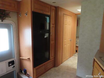 2004 Four Winds Hurricane Series Class A   - Photo 16 - Durango, CO 81301