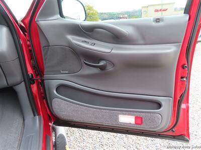 2001 Ford Expedition XLT 4WD - Photo 19 - Durango, CO 81301