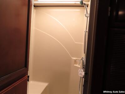 2015 Fleetwood Bounder 35K   - Photo 22 - Durango, CO 81301