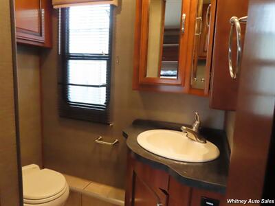 2015 Fleetwood Bounder 35K   - Photo 17 - Durango, CO 81301