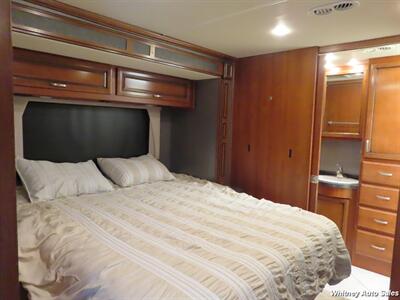 2015 Fleetwood Bounder 35K   - Photo 18 - Durango, CO 81301