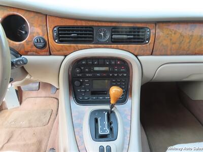 2001 Jaguar XJ8 XJ8L   - Photo 22 - Durango, CO 81301