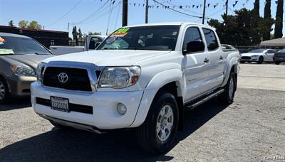 2011 Toyota Tacoma PreRunner V6   - Photo 2 - Merced, CA 95341