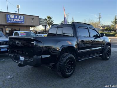 2017 Toyota Tacoma TRD Sport   - Photo 4 - Merced, CA 95341