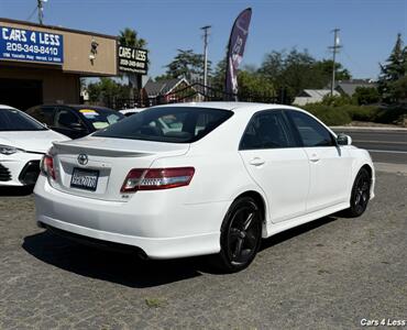 2011 Toyota Camry SE   - Photo 3 - Merced, CA 95341