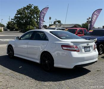 2011 Toyota Camry SE   - Photo 4 - Merced, CA 95341