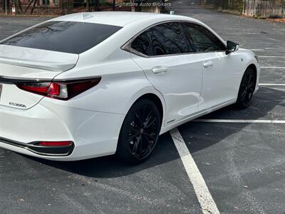 2022 Lexus ES 300h F SPORT   - Photo 6 - Douglasville, GA 30135