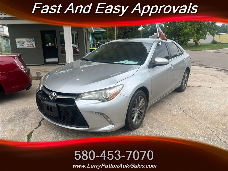 2017 Toyota Camry SE  