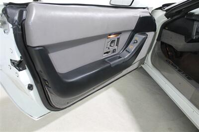 1991 Chevrolet Corvette ZR1   - Photo 14 - Fort Wayne, IN 46809