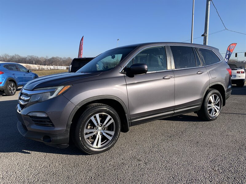 2017 Honda Pilot EX's photo