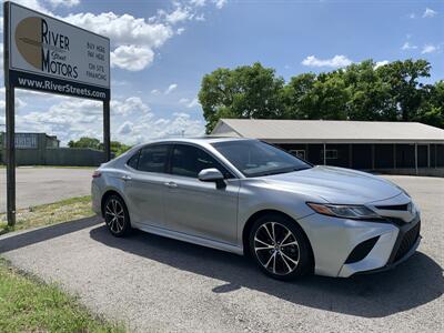 2018 Toyota Camry SE Sedan