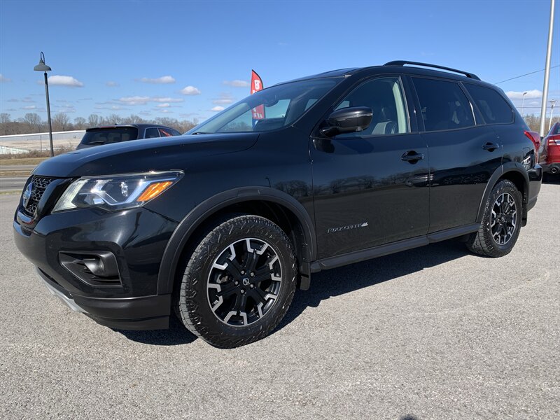 2019 Nissan Pathfinder SL  