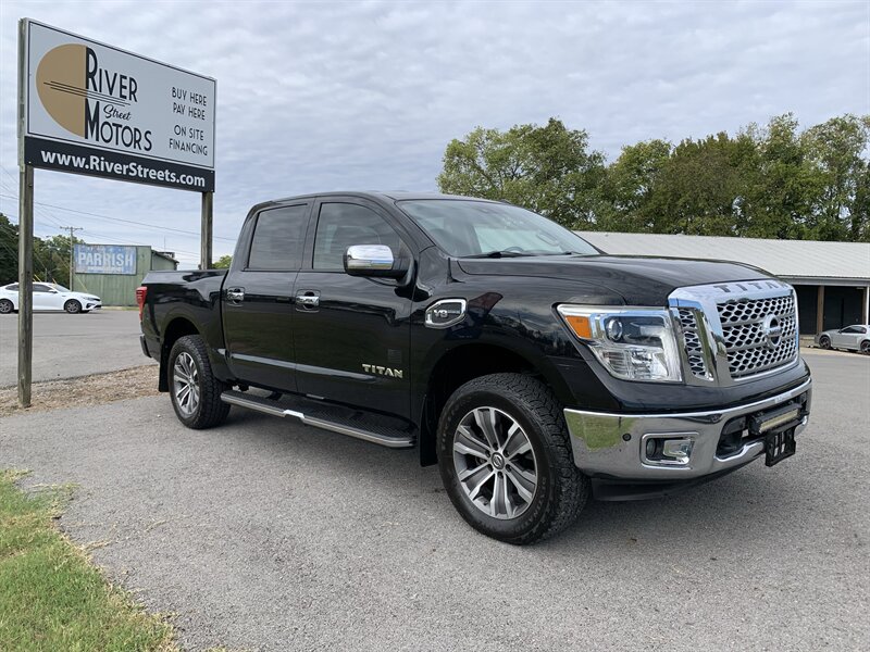 2017 Nissan Titan SL  