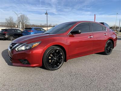2017 Nissan Altima 2.5 SR - Photo 2 - Bowling Green, KY 42101