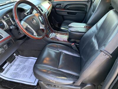 2011 Cadillac Escalade   - Photo 6 - Bowling Green, KY 42101
