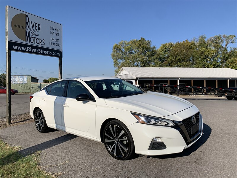 2019 Nissan Altima 2.5 SR   - Photo 1 - Bowling Green, KY 42101