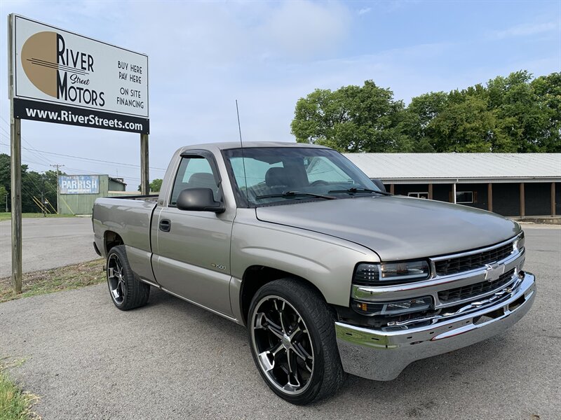 2001 Chevrolet Silverado 1500   - Photo 1 - Bowling Green, KY 42101