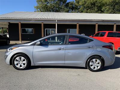 2016 Hyundai ELANTRA SE   - Photo 8 - Bowling Green, KY 42101