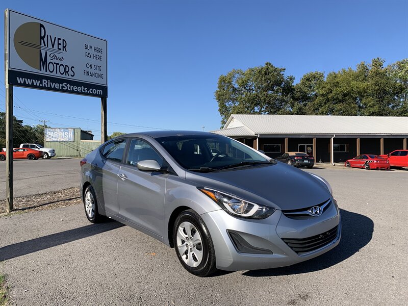 2016 Hyundai ELANTRA SE - Photo 1 - Bowling Green, KY 42101