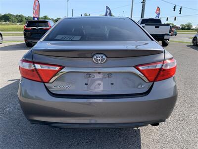 2017 Toyota Camry SE   - Photo 5 - Bowling Green, KY 42101