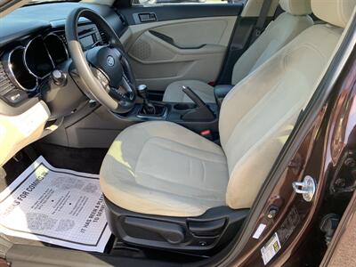 2011 Kia Optima LX   - Photo 6 - Bowling Green, KY 42101