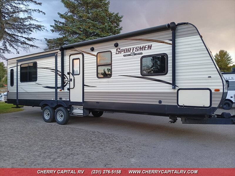 2017 K-Z Sportsmen 322IK   - Photo 1 - Grawn, MI 49637