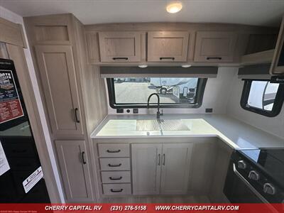 2025 Rockwood MINI LITE 2516S   - Photo 8 - Grawn, MI 49637
