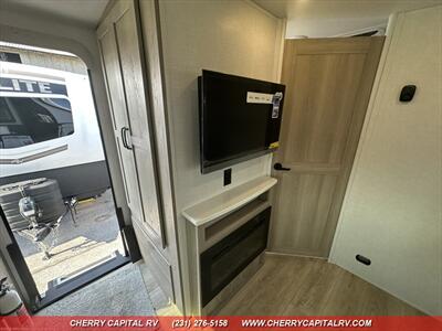 2025 Rockwood MINI LITE 2516S   - Photo 13 - Grawn, MI 49637