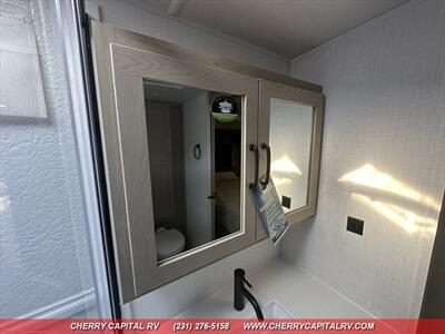 2025 Rockwood MINI LITE 2516S   - Photo 18 - Grawn, MI 49637