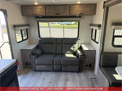 2023 Forest River GRAND SURVEYOR 253RLS   - Photo 6 - Grawn, MI 49637