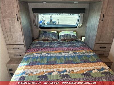2023 Forest River GRAND SURVEYOR 253RLS   - Photo 19 - Grawn, MI 49637