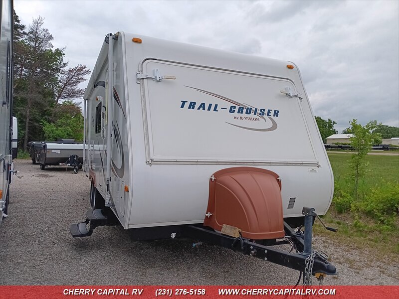 2009 R-VISION TRAIL-CRUISER C22GSU  