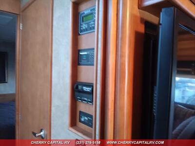 2013 ITASCA SUNOVA 36V - Photo 38 - Grawn, MI 49637