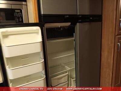 2007 Winnebago Journey 36G   - Photo 32 - Grawn, MI 49637