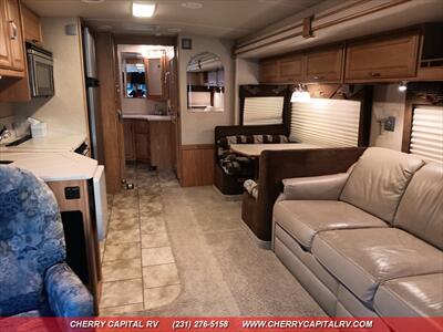 2007 Winnebago Journey 36G   - Photo 24 - Grawn, MI 49637