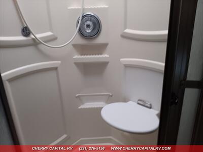 2007 Winnebago Journey 36G   - Photo 19 - Grawn, MI 49637