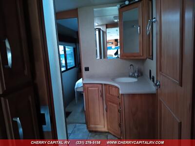 2007 Winnebago Journey 36G   - Photo 8 - Grawn, MI 49637