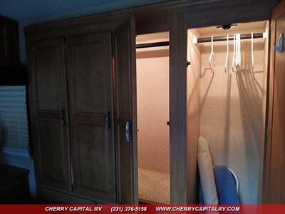 2007 Winnebago Journey 36G   - Photo 38 - Grawn, MI 49637