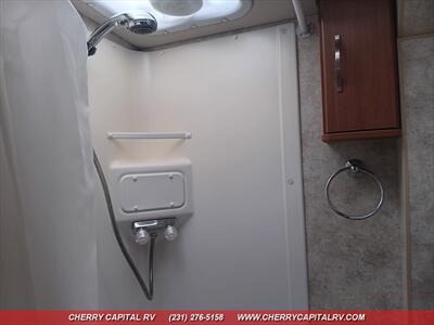 2012 Winnebago View M-24G - Photo 32 - Grawn, MI 49637